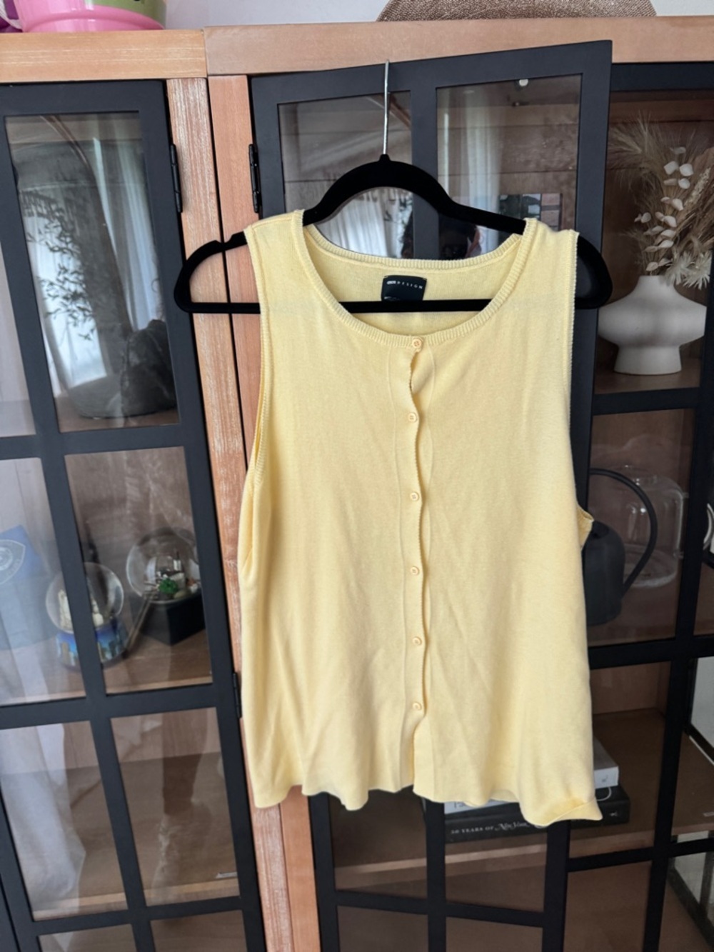 ASOS Design knit vest top butter pastel yellow sleeveless tank crewneck buttons - Picture 7 of 11